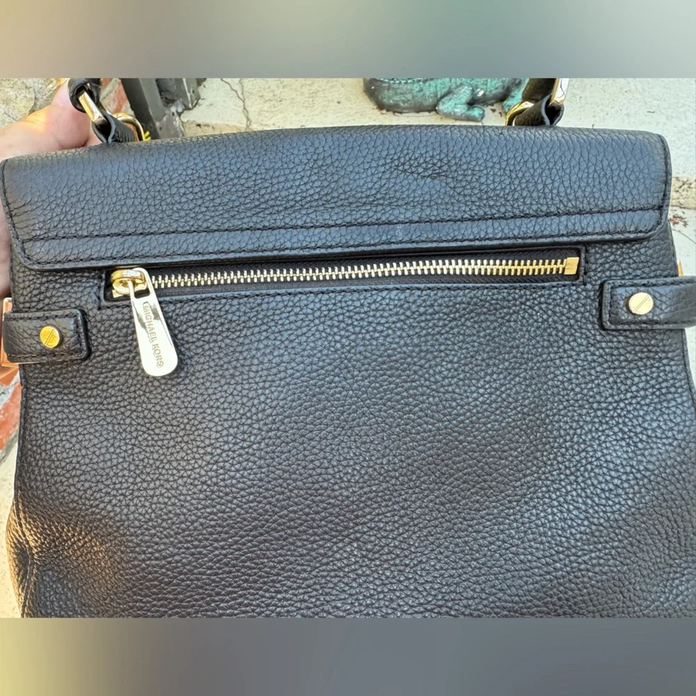 Michael Kors Astrid Medium Black Pebbled Leather Satchel  Gold Tone Turn Lock - Picture 7 of 14